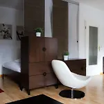 아파트 Alexxanders &