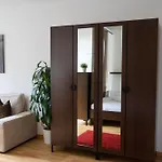 아파트 Alexxanders &