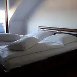 아파트 Alexxanders &